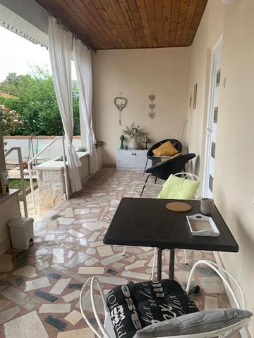 אומאג Seafront Apartment Jadri מראה חיצוני תמונה